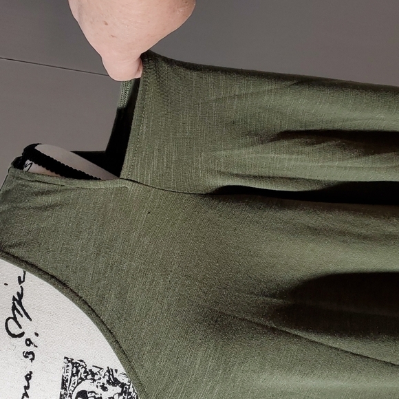 Jones New York Signature- Cut outs Hi-Lo olive green Top Neutral Sz.XL - Picture 4 of 8